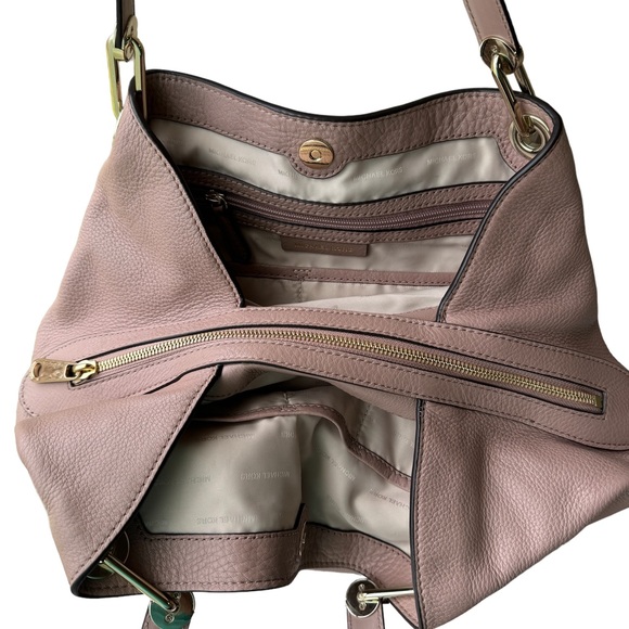 Michael Kors Soft Leather Baby Pink Purse - Picture 3 of 14